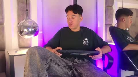 austinreeds online show from May 29, 12:47 pm