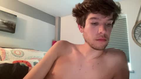 Snapshot of austinshy chatting on June 18, 9:41 pm AustinShy online show from June 18, 9:41 pm