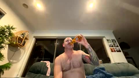 austintoner85 online show from June 8, 9:09 am