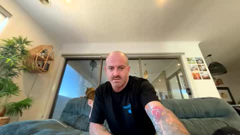 austintoner85 online show from June 9, 1:17 am
