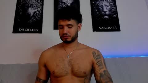 Snapshot of austintorres_ chatting on June 14, 1:25 am AustinTorres online show from June 14, 1:25 am