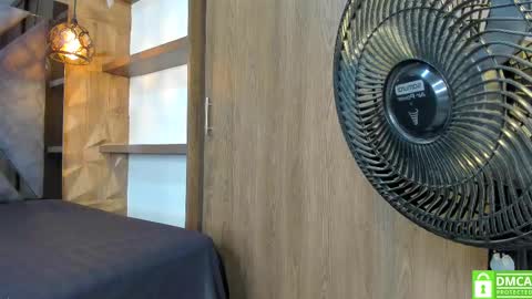 Snapshot of ava_bonny chatting on September 21, 4:03 am ava_bonny online show from September 21, 4:03 am