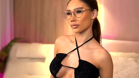 Ava online show from January 7, 10:41 pm