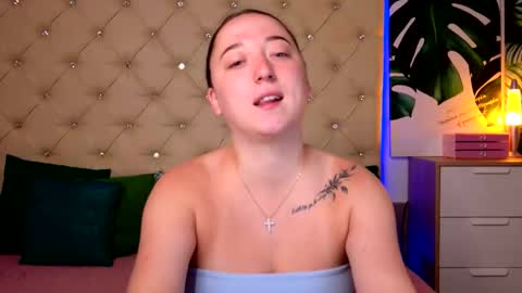 Snapshot of ava_maax chatting on June 1, 4:47 am Ava online show from June 1, 4:47 am