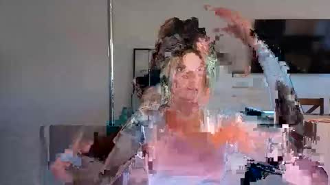 Snapshot of ava_petite_ chatting on April 3, 6:28 pm Little Ava online show from April 3, 6:28 pm