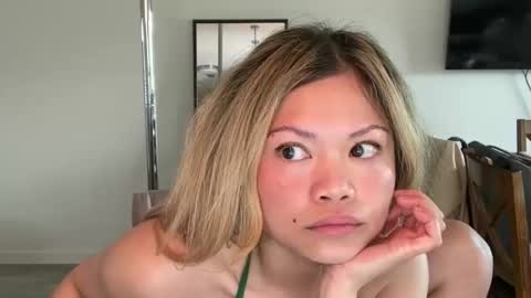 Snapshot of ava_petite_ chatting on April 13, 5:51 pm Little Ava online show from April 13, 5:51 pm