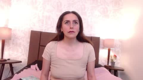 Snapshot of ava_raye chatting on February 13, 7:32 pm Ava online show from February 13, 7:32 pm