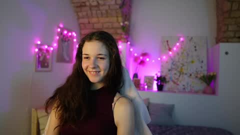 ava taylor18 online show from December 10, 5:44 pm