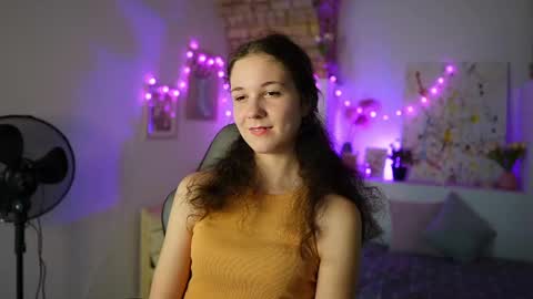 ava taylor18 online show from December 18, 5:42 pm