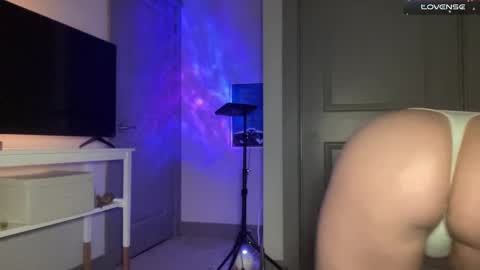 Snapshot of avabradley chatting on February 16, 2:53 am Ava . Support my channel by using my affiliate link to make your account  Thanks  online show from February 16, 2:53 am