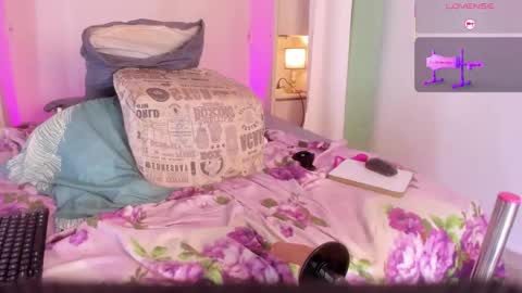 EVA  online show from March 26, 9:20 pm