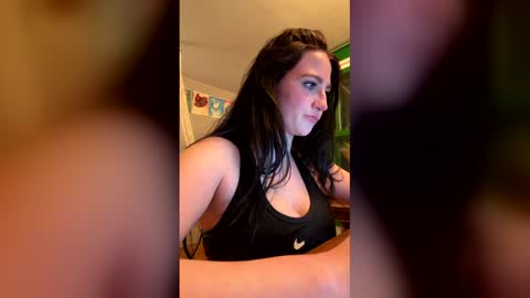 Snapshot of avallanchee chatting on April 29, 4:49 am avallanchee online show from April 29, 4:49 am
