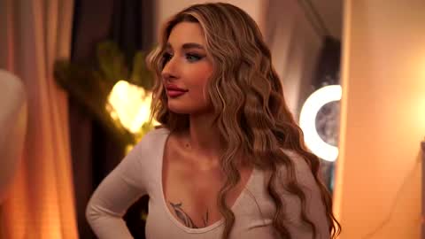 Carina online show from March 1, 2:15 am