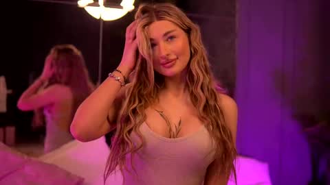 Carina online show from March 4, 1:12 am