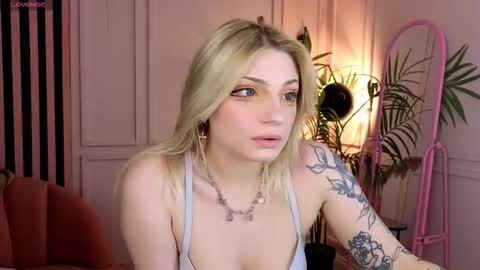 Snapshot of avasun chatting on February 7, 10:02 pm avasun online show from February 7, 10:02 pm