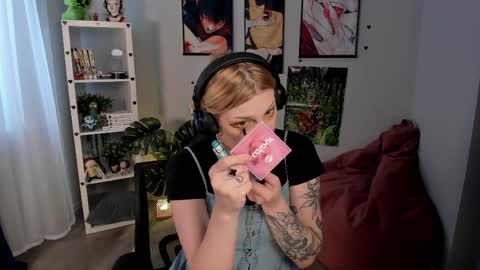 Ava online show from April 12, 2:11 pm