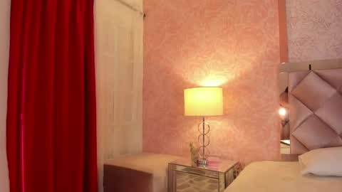 avawhiite online show from February 28, 7:48 pm