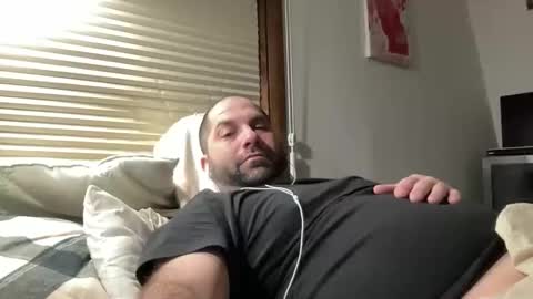 Snapshot of averagejoe345977 chatting on February 3, 1:48 am averagejoe345977 online show from February 3, 1:48 am