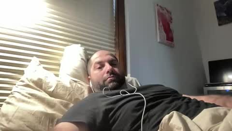 Snapshot of averagejoe345977 chatting on February 3, 6:13 pm averagejoe345977 online show from February 3, 6:13 pm