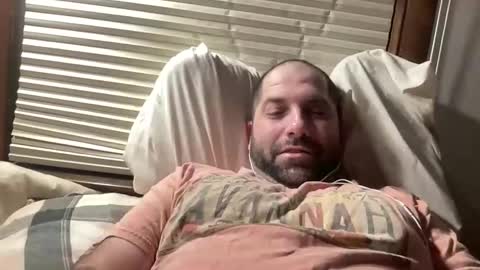 Snapshot of averagejoe345977 chatting on February 4, 6:19 am averagejoe345977 online show from February 4, 6:19 am