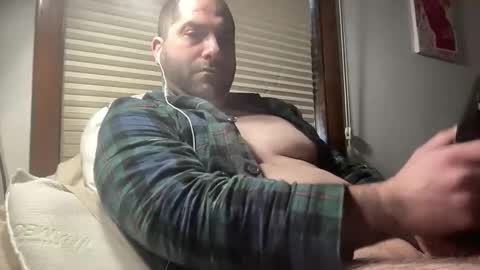 Snapshot of averagejoe345977 chatting on February 6, 2:53 pm averagejoe345977 online show from February 6, 2:53 pm