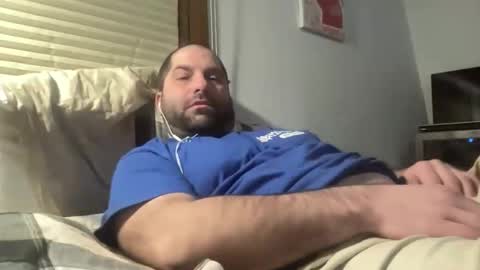 Snapshot of averagejoe345977 chatting on February 11, 4:06 am averagejoe345977 online show from February 11, 4:06 am