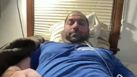 Snapshot of averagejoe345977 chatting on March 1, 8:27 am averagejoe345977 online show from March 1, 8:27 am