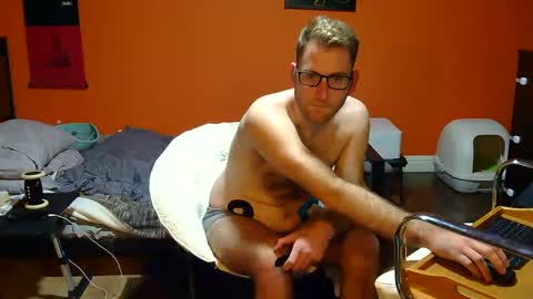 Snapshot of averagepenisalex chatting on January 25, 6:45 am averagepenisalex online show from January 25, 6:45 am