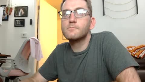 Snapshot of averagepenisalex chatting on September 24, 5:22 am averagepenisalex online show from September 24, 5:22 am