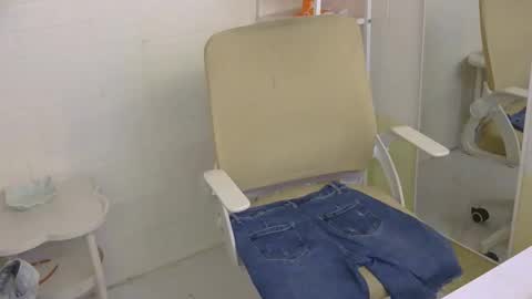 Rhian online show from February 3, 5:05 am