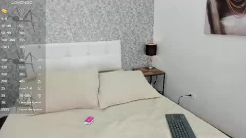 Snapshot of averni_ chatting on July 17, 12:23 pm Averni online show from July 17, 12:23 pm