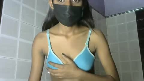 avery_lust01 online show from May 16, 7:05 am