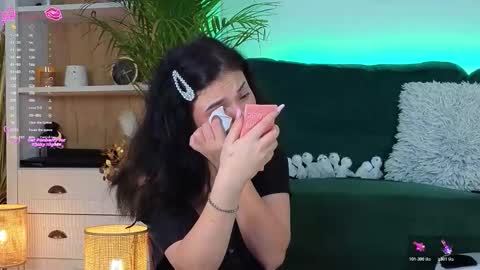 AveryWillow online show from November 11, 6:35 am