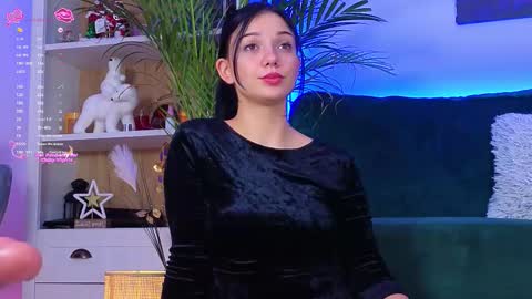 AveryWillow online show from November 26, 3:57 pm