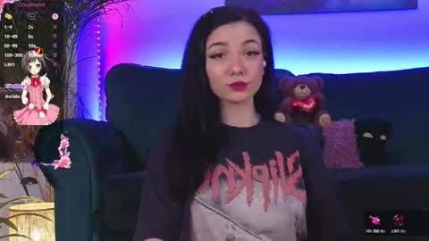 AveryWillow online show from February 9, 9:08 pm