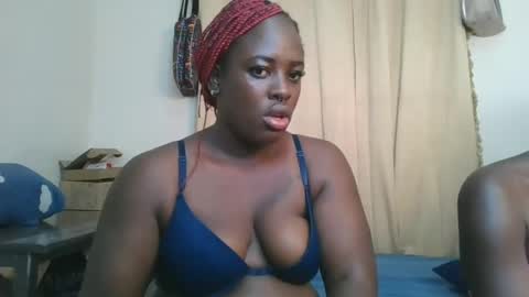 Snapshot of avian_babe1 chatting on June 23, 1:14 am avian_babe1 online show from June 23, 1:14 am