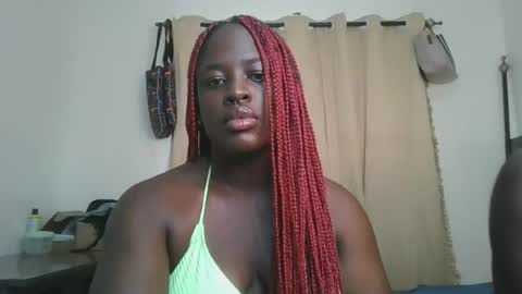 Snapshot of avian_babe1 chatting on June 28, 6:52 am avian_babe1 online show from June 28, 6:52 am