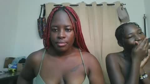 Snapshot of avian_babe1 chatting on June 29, 6:08 am avian_babe1 online show from June 29, 6:08 am