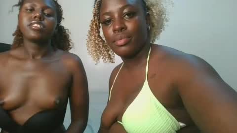 Snapshot of avian_babe1 chatting on July 18, 3:16 pm avian_babe1 online show from July 18, 3:16 pm