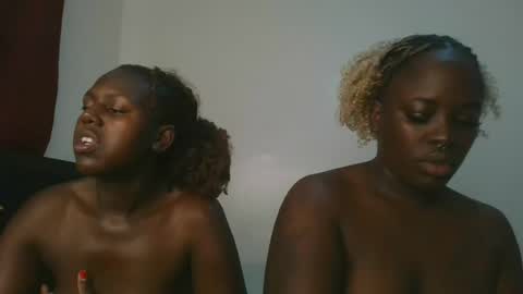 Snapshot of avian_babe1 chatting on July 19, 10:41 am avian_babe1 online show from July 19, 10:41 am
