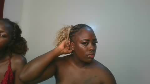 Snapshot of avian_babe1 chatting on July 20, 10:39 am avian_babe1 online show from July 20, 10:39 am