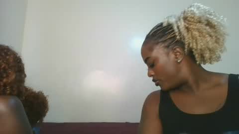 Snapshot of avian_babe1 chatting on July 23, 2:04 pm avian_babe1 online show from July 23, 2:04 pm