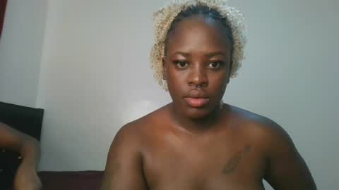 Snapshot of avian_babe1 chatting on July 25, 10:02 am avian_babe1 online show from July 25, 10:02 am
