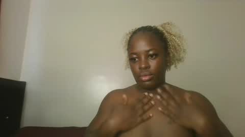 Snapshot of avian_babe1 chatting on July 26, 11:17 am avian_babe1 online show from July 26, 11:17 am
