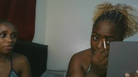 Snapshot of avian_babe1 chatting on July 27, 7:32 pm avian_babe1 online show from July 27, 7:32 pm