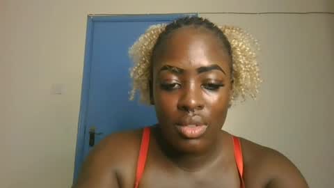 Snapshot of avian_babe1 chatting on July 28, 6:20 pm avian_babe1 online show from July 28, 6:20 pm