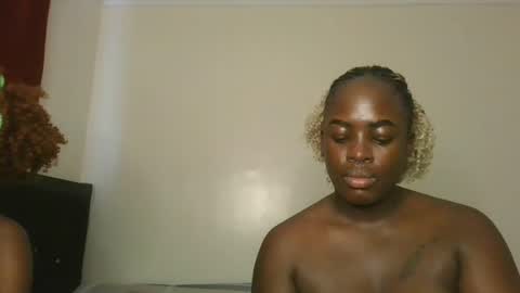 Snapshot of avian_babe1 chatting on July 31, 9:30 am avian_babe1 online show from July 31, 9:30 am