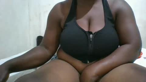 Snapshot of avril254 chatting on February 21, 4:57 am avril254 online show from February 21, 4:57 am