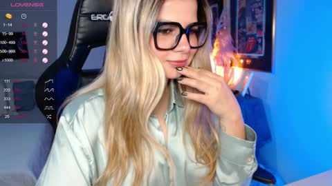 Avrill Morgan online show from January 23, 8:45 pm