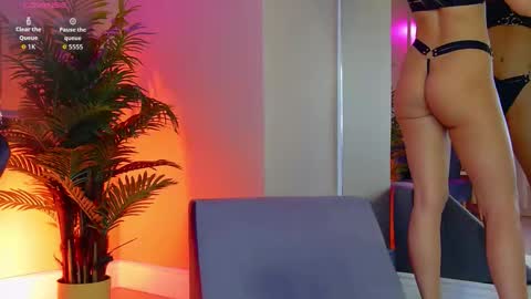 AVRILL CYRUX online show from November 5, 7:30 am